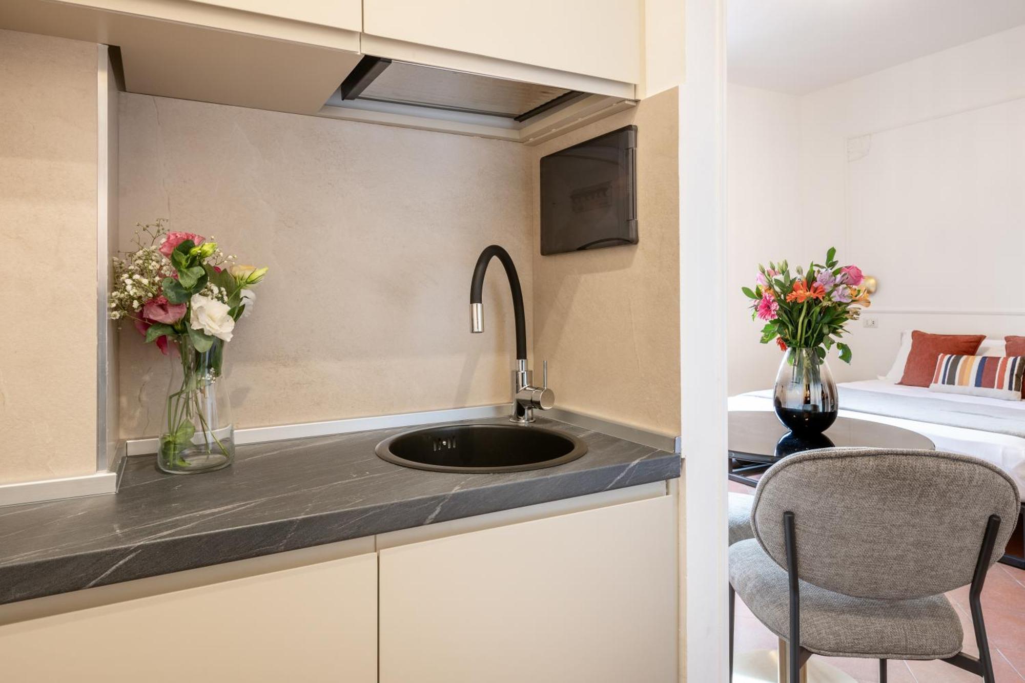 White Flat Termini Apartment Roma Ngoại thất bức ảnh