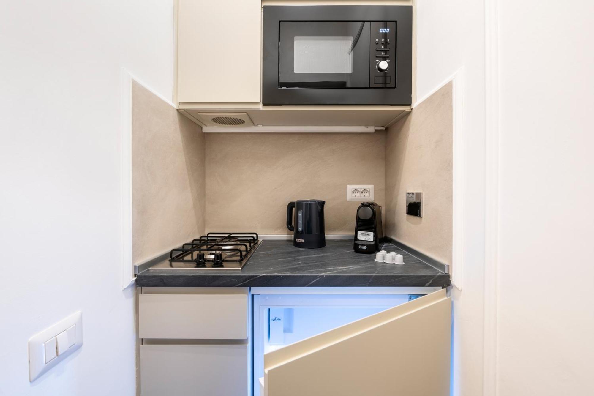 White Flat Termini Apartment Roma Ngoại thất bức ảnh